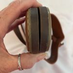 Seven7 size 9 cream and tan faux leather flip flops sandals EUC No box Photo 3