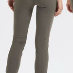 Vuori Daily Jogger Pants In Oregano Size Small Photo 0