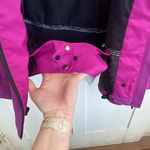 Descente  Women Pink Purple Rhinestone Ski Snowboard Jacket SZ 10 Fur Hood D29631 Photo 15