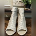 Sam Edelman  Gray Peep toe chunky heel strappy shoes size 10 Photo 3