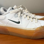 Nike Women's Court Legacy Lift Platform Sneaker Green White FV5526-100 Leather Photo 0