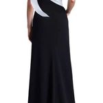 Tadashi Shoji Formal Gown Photo 3