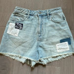 Hollister Curvy Ultra High-Rise Patchwork Vtg Relaxed Mom Short sz 1 Festival Photo 0