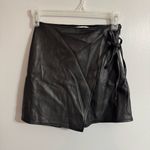 Abercrombie & Fitch  Black Faux Leather Mini Skort Skirt Size XXS Photo 10