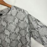 Banana Republic Factory Crewneck Long Sleeve Gray White Snakeskin tee size M Size M Photo 3