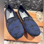 Clarks Size 10 Carly Navy Camo Knit Dream Loafer Blue Photo 0