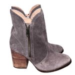 Seychelles Gray Suede Zip Ankle Booties Boots size 7.5 Photo 2