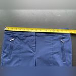 IZOD Lady  Golf Shorts Sz 4 stretchy Four pockets  Two front with zipper Photo 5