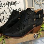 Qupid Western Black Embroidered Cut out Chunky Heel Shoe Boutique Womens 7 Photo 4