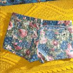 RVCA Rcva Size 29 Floral Women's Jean Shorts Photo 7