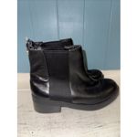 Steve Madden Gloryy Chelsea Boot Black Leather Pull On Ankle Bootie Size 7.5 Photo 3