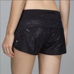 Lululemon Rare HTF Embossed Blackbird Nesting Bird Scribble Speed Shorts 2 XS Photo 4