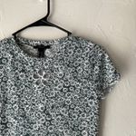Forever 21  Shirt Womens Medium Black‎ White Floral Daisy Cutout Cropped Tee Top Photo 1