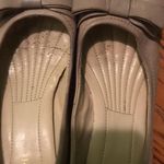 Easy Spirit  beige heels Photo 6