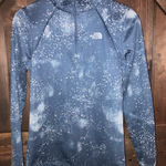 The North Face  Women's Medium Dri-fit Pullover 1/4 Zip Snow Print EUC Photo 0