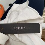 Black Halo White Sleeveless Crepe Crop Top 2 Photo 9