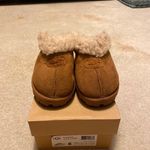 UGG Women’s Dakota 1212W Camel Slipper Size 6 Lightly Used Very Good Condition Photo 1