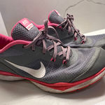 Nike  Women's Size 9.5 Flex Trainer 5 Athletic Shoes in Grey and Pink Photo 0
