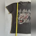 Def Leppard Rock Band Retro Tee Women’s Size Large Graphic Print Black Photo 3