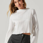 ASTR The Label Cropped Plisse Mock Neck Top Small Photo 0