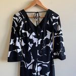 White House | Black Market Tie Back Floral Print Knit Dress V Neck Size XXS Photo 3
