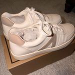 MIA  sneaker Photo 3