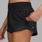 Lululemon Hotty Hot Short 2.5” Photo 0