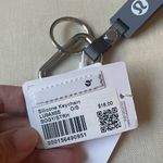 Lululemon  silicone keychain - Solar Grey/Starch Blue Photo 3