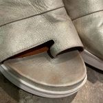 Gentle Souls  by Kenneth Cole Gold Gisele 65 Sporty Slide Shoes Womens Size 9 Photo 11