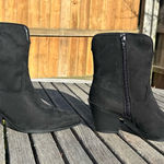 Universal Threads Women’s Dallas Ankle Western Bootie in black– Universal Thread size 8 boots fall Photo 0