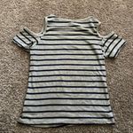 Splash grey cold shoulder top Photo 4