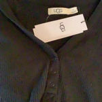 UGG  Size Medium Black Ribbed Three Button Long Sleeve Top. New With Tags. Photo 7