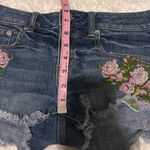 American Eagle  outfitters women’s cutoff floral denim‎ shorts size 4 Photo 7