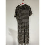 Womans Avenue 18 Photo 2