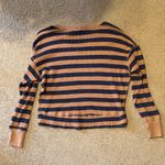 Offline Striped V Photo 2