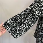 River Island  White & Black Floral Flared Sleeve V Neck Blouse Size US 8 Photo 8