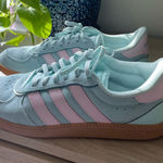 Adidas  Mint Green Sneakers Photo 0
