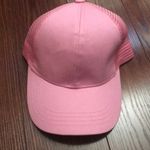 Women’s Pink pony tail hat Photo 0
