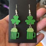 Beer and Clover Earrings Green Photo 2