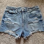 Refuge Distressed shorts Photo 0