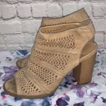 Report Tan Open Toe Laser Cut High Heel Shoes Size 7.5 Photo 2