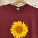 Gildan NWOT  Size M Burgundy Sunflower Short Sleeve Crew Neck Cotton Tee Shirt Photo 1