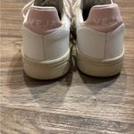 VEJA Women's White and Pink Casual Sneakers Photo 3