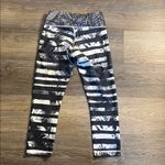 Lululemon  Wunder Under Crop II Shady Palms Black White Stripe Banana Leaf Sz 4 Photo 3