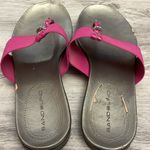 Bandolino Pot Pink Sandals / Flip Flop Style with Diamond Stud Charm Size 8 Photo 5