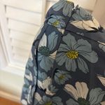 Loft  Outlet Blue‎ Floral Pleated Soft Shorts Size 8 Photo 3