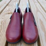 Munro Women's  Burgundy Wedge Shoe Sz 8 Photo 3