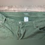 Time and Tru Green Women's Shorts Size 14 Photo 3