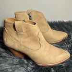 Frye  Reina Side Zip Western Ankle Bootie Distressed Size Beige Size 7.5 Photo 3