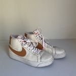 Nike  SB Blazer Mid ’77 Vintage White Tan Leather Sneakers Women’s Size 4 /EUR 36 Photo 1